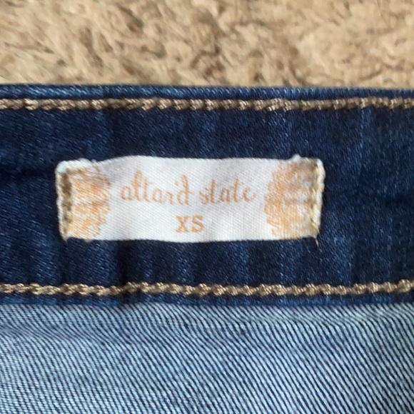 Altar’d state mini skirt 🤩 - Picture 2 of 5